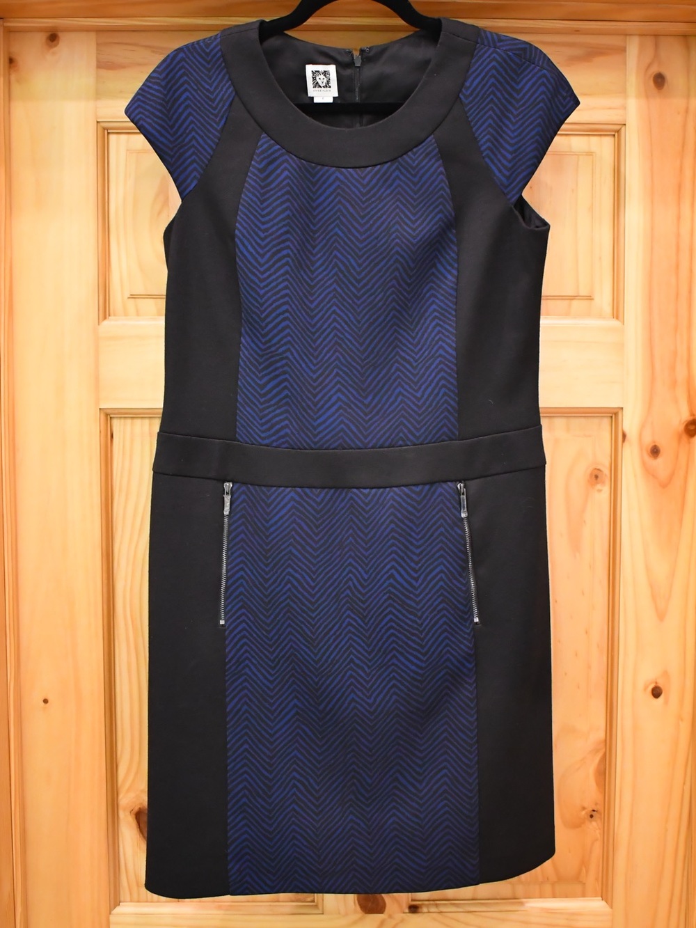 Elegant Black & Navy Cap Sleeve Dress 6